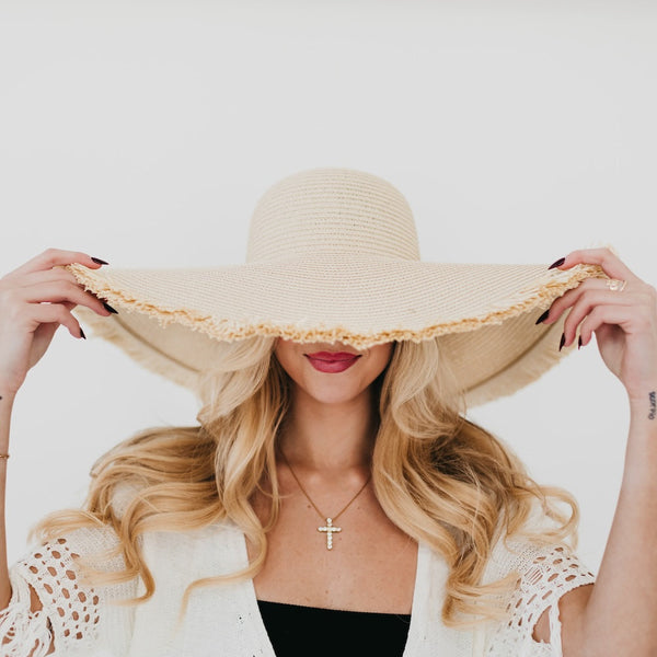 lakeshoredrivesunhat5_grande.  display picture 1
