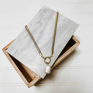 Flat gold herringbone chain with pearl - Mother Of Pearl Necklace