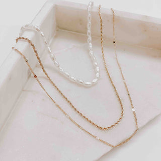 Oh My Pearl Layered Chain Necklace - 2 gold chains and 1 pearl chain