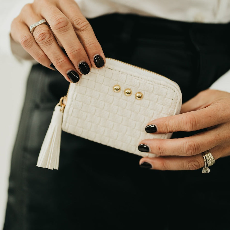 Wynona Woven Wallet – Pretty Simple